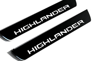 Illuminated LED Door Sill Tread Plates Toyota Highlander IV 2019+ With Highlander Logo Toyota Led Door Sills opdesign