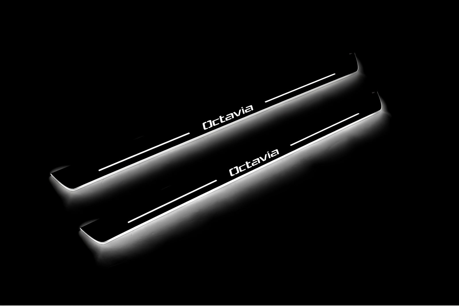 Skoda Octavia II (A5) 2004+ LED door sill plates in stainless steel with Octavia logo