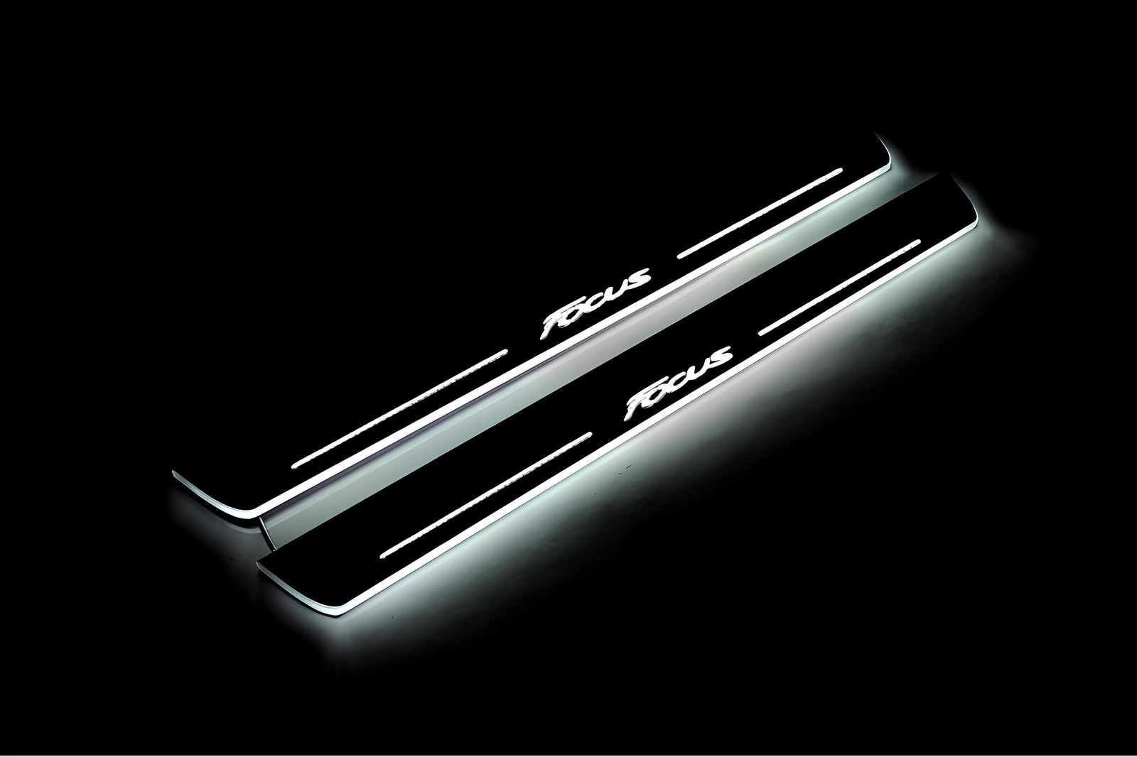 LED door sill plates Ford Focus III 2011+ in stainless steel with Focus logo