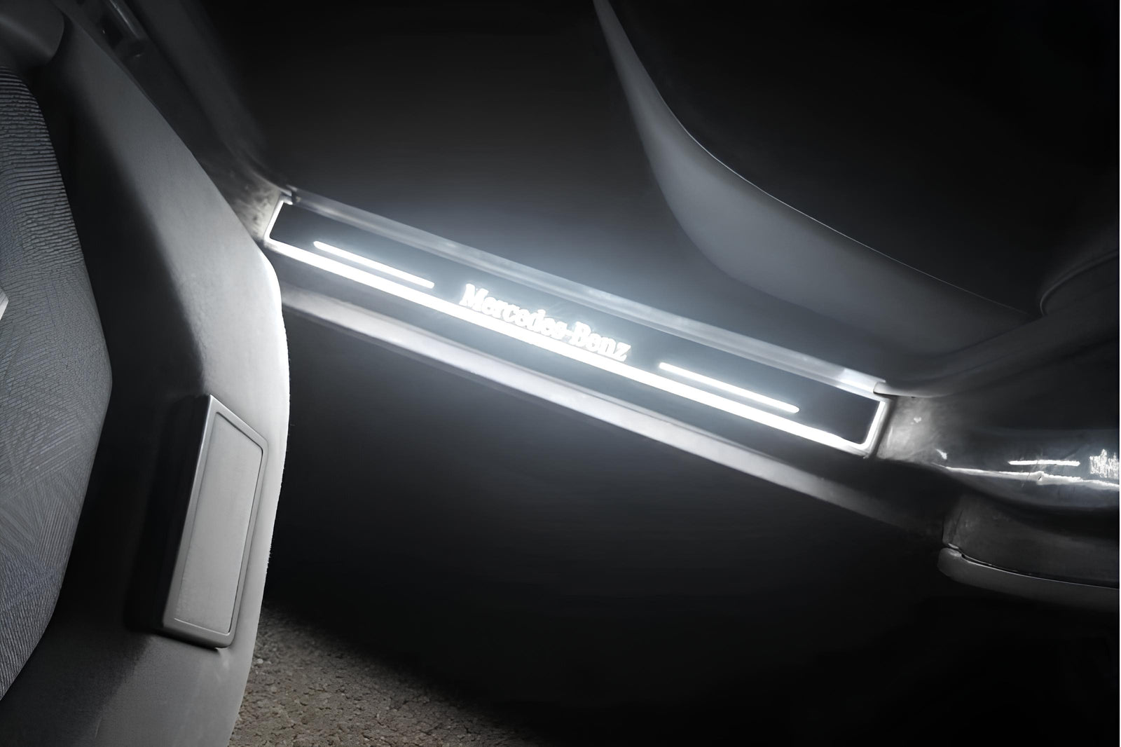 Mercedes E W210 1995+ stainless steel illuminated entry guards with Mercedes-Benz logo