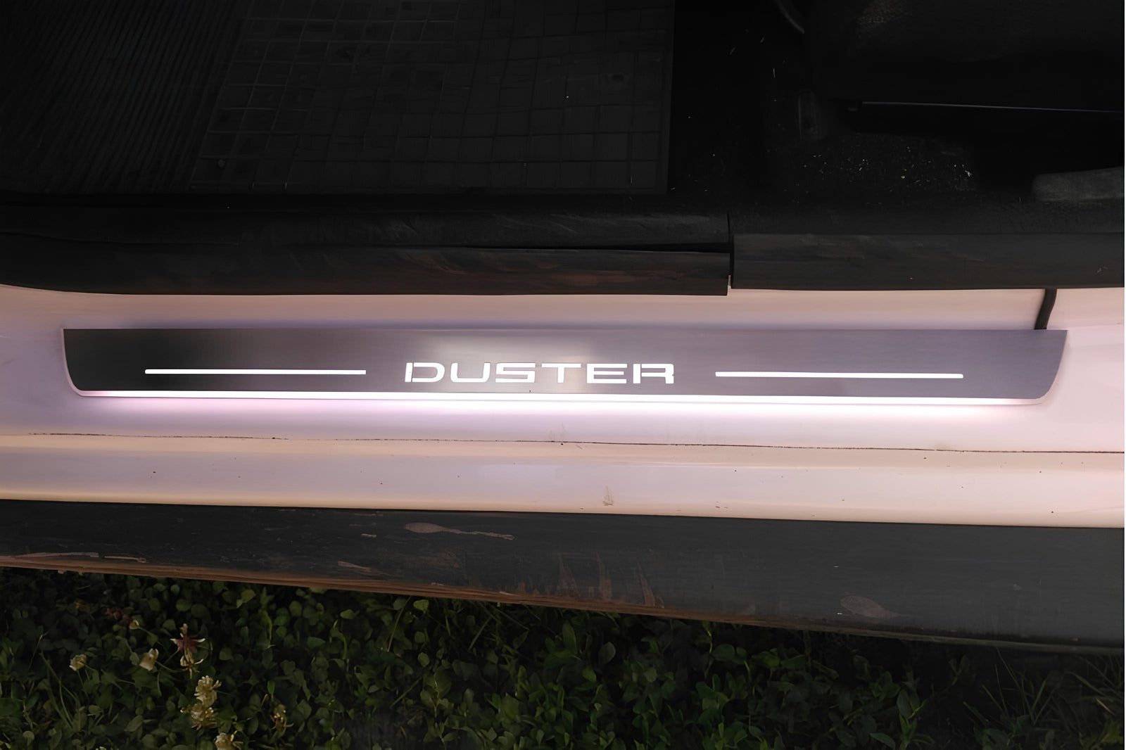 Dacia Duster I 2010+ door sill plates in stainless steel with Duster logo
