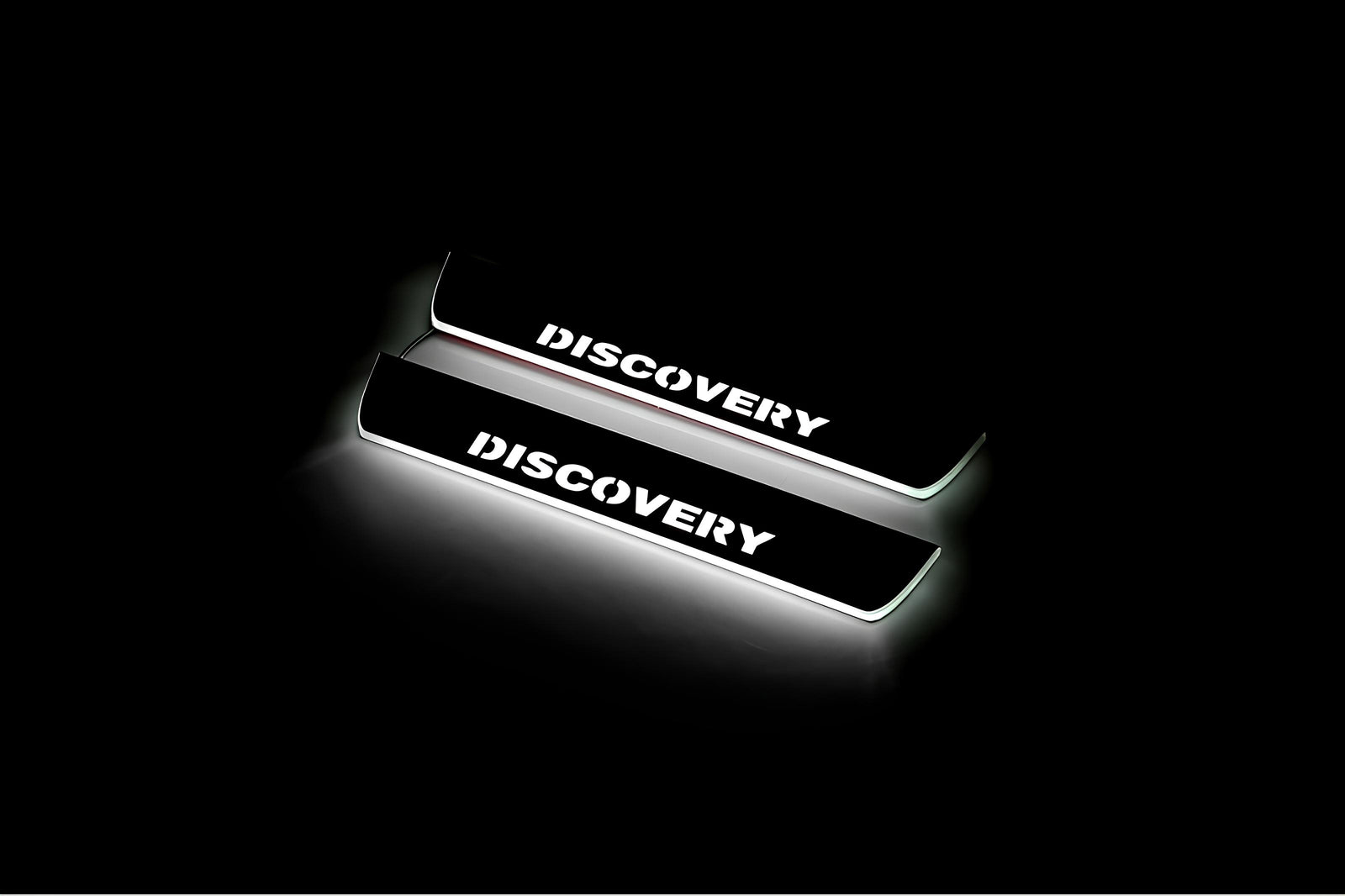 Land Rover Discovery III 2004+ illuminated entry guards in stainless steel with Discovery logo