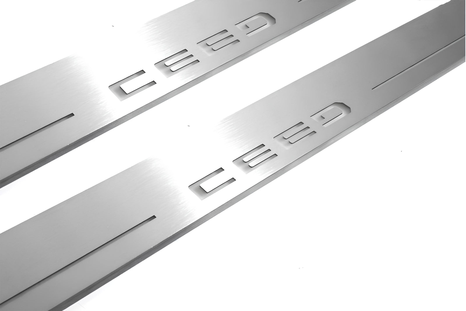 KIA Ceed III 2018+ entry guards in stainless steel with Ceed logo