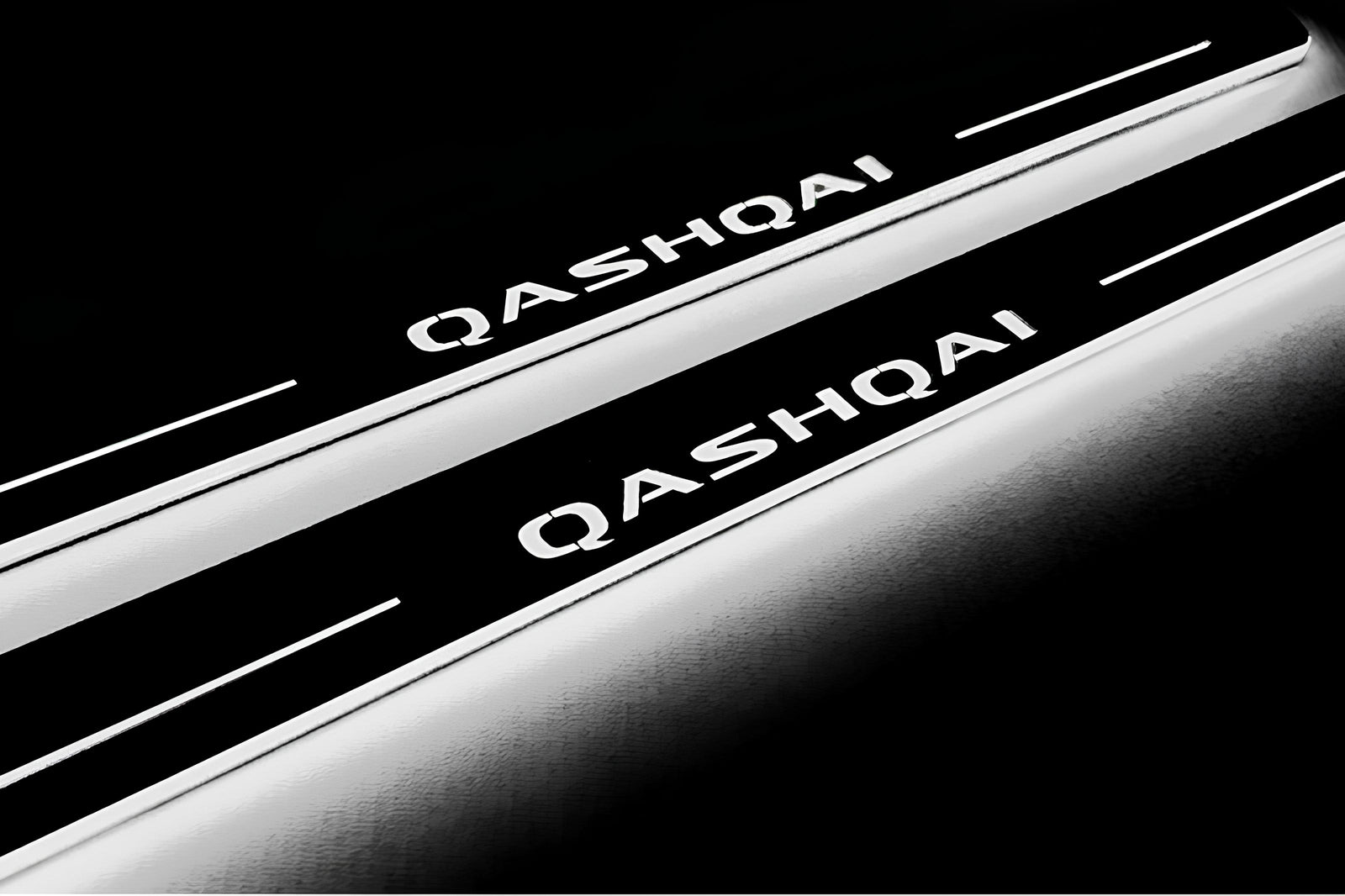 Nissan Qashqai III J12 2021+ entry guards in stainless steel with Qashqai logo