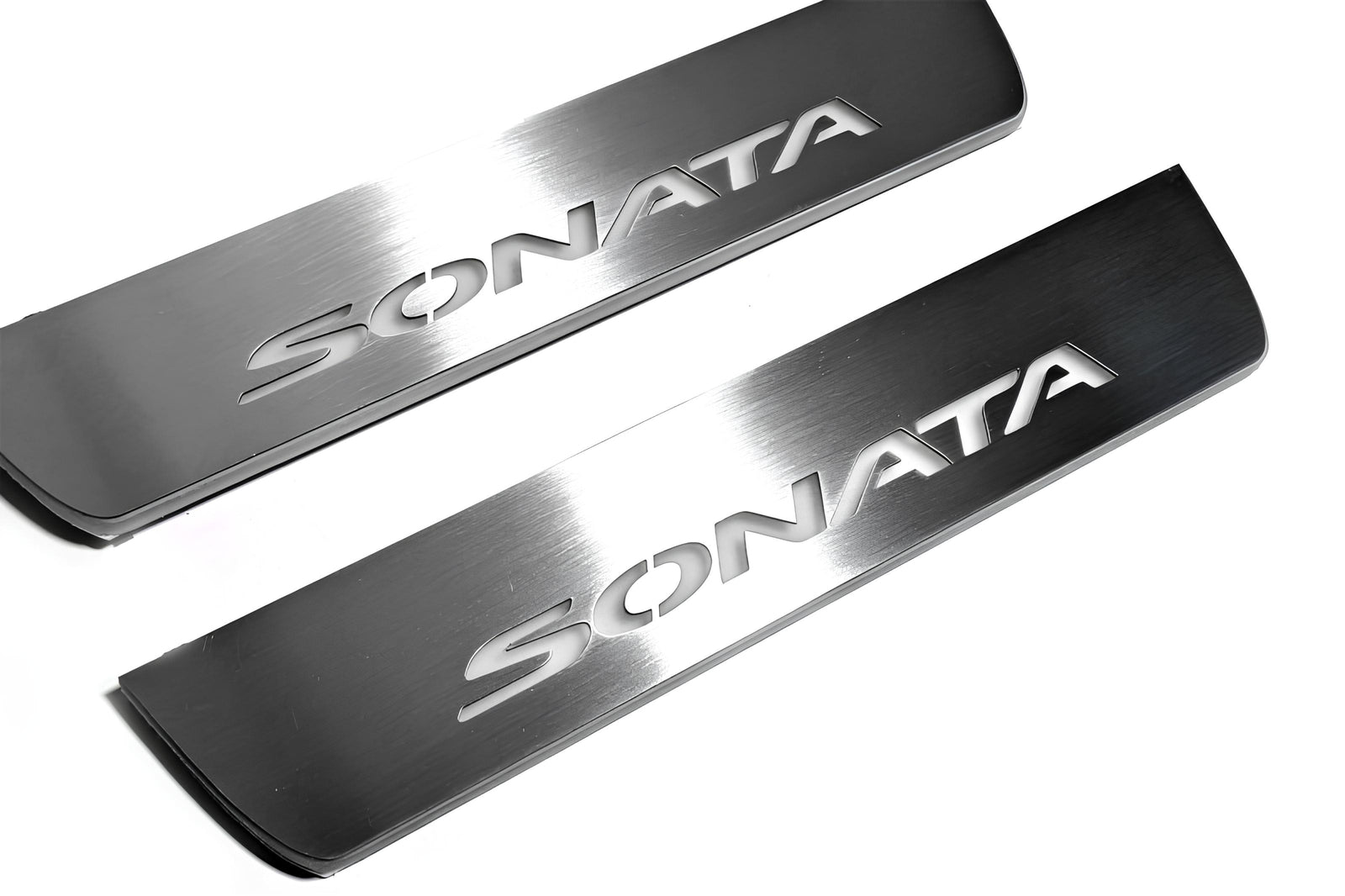 Hyundai Sonata VII (LF) 2014+ LED door sill plates in stainless steel with Sonata logo