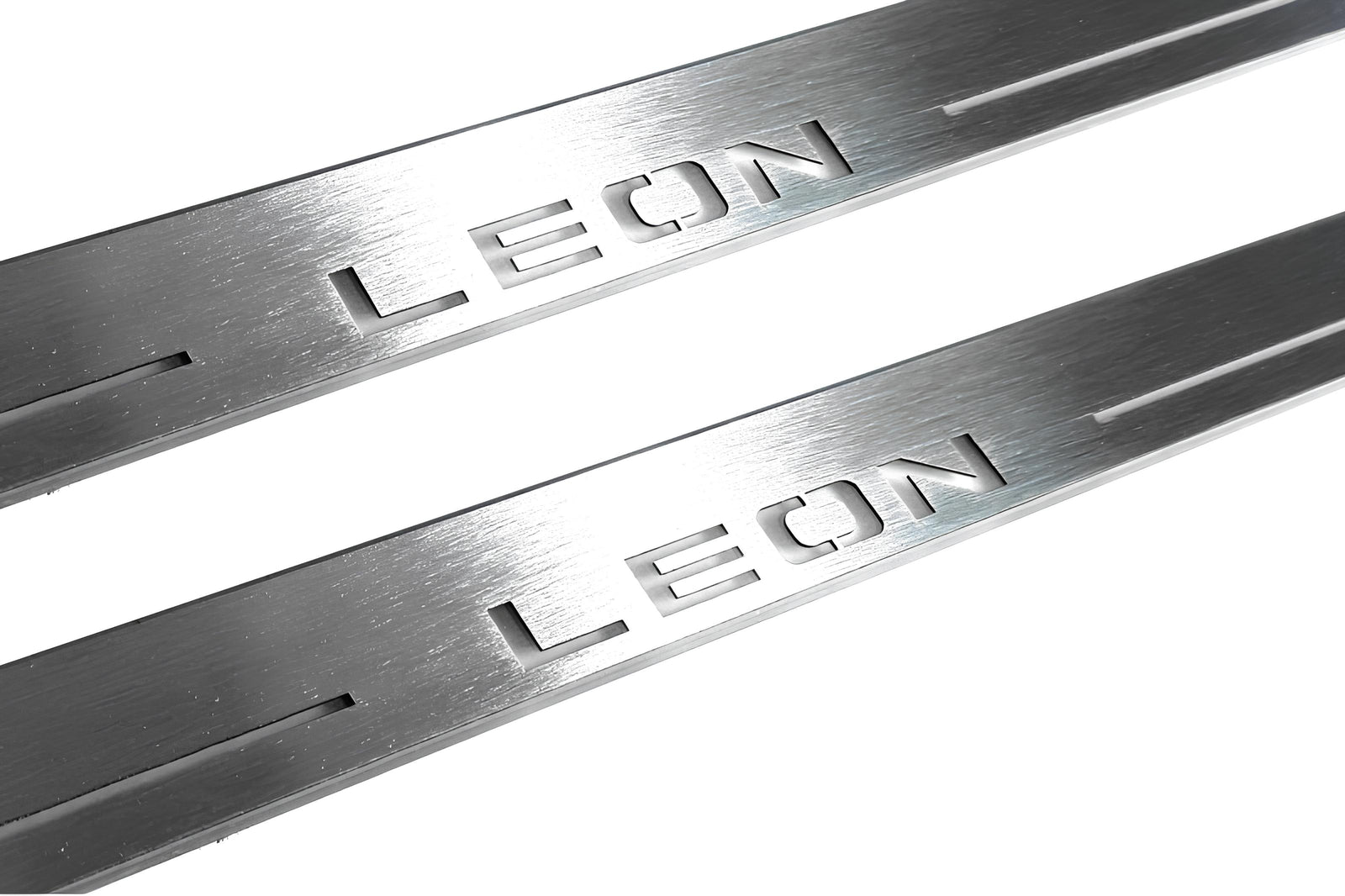 Seat Leon III 2013+ door sill plates in stainless steel with Leon logo