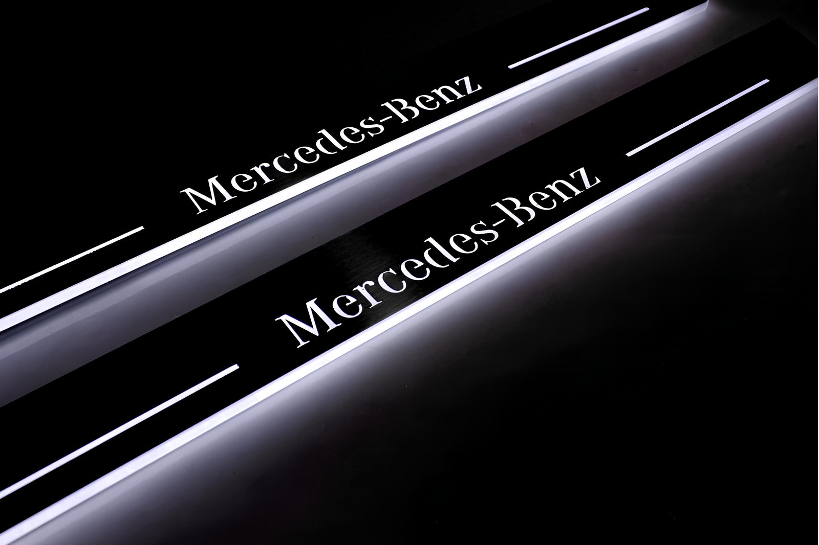 LED door sill plates for Mercedes GLS I X166 2015+ with Mercedes-Benz logo