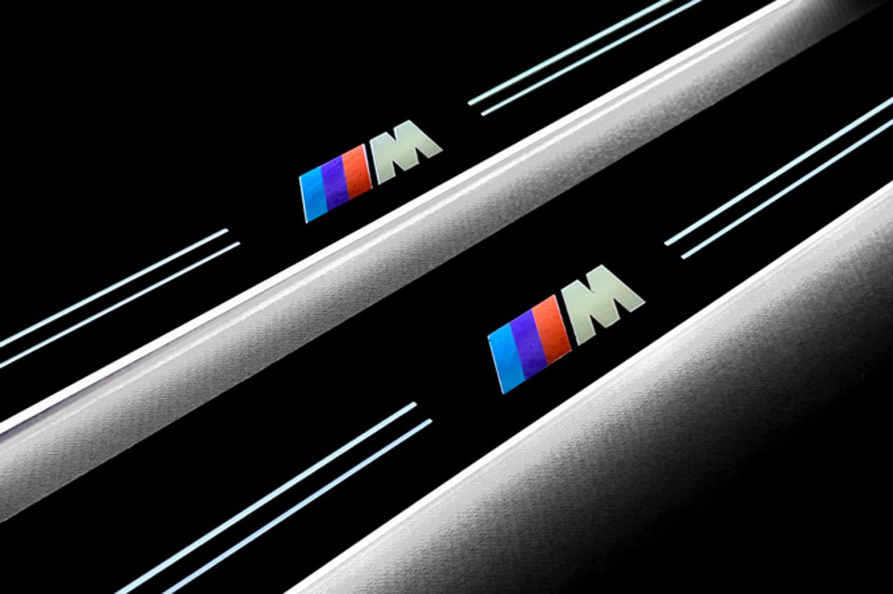 Illuminated LED Door Sill Tread Plates BMW 5 G60 2023+ With M Logo BMW Led Door Sills opdesign