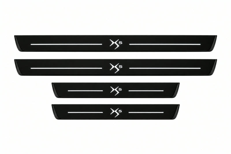 Catalog illustration of two front and two rear black Matte PRO LED door sill plates with illuminated DS5 lettering for Citroën DS5 B81.