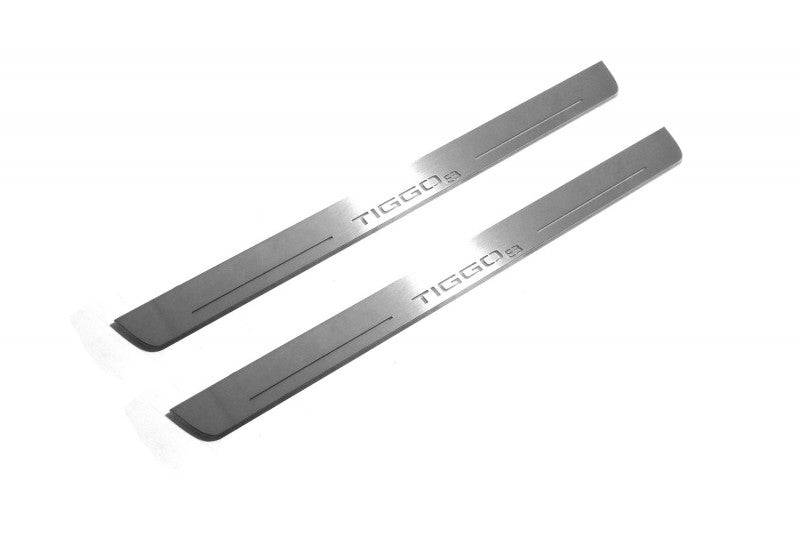 Chery Tiggo 8 2018+ LED door sill plates in stainless steel with Tiggo 8 logo