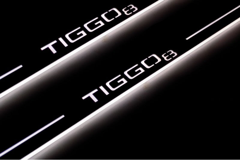 Chery Tiggo 8 2018+ stainless steel illuminated entry guards with Tiggo 8 logo