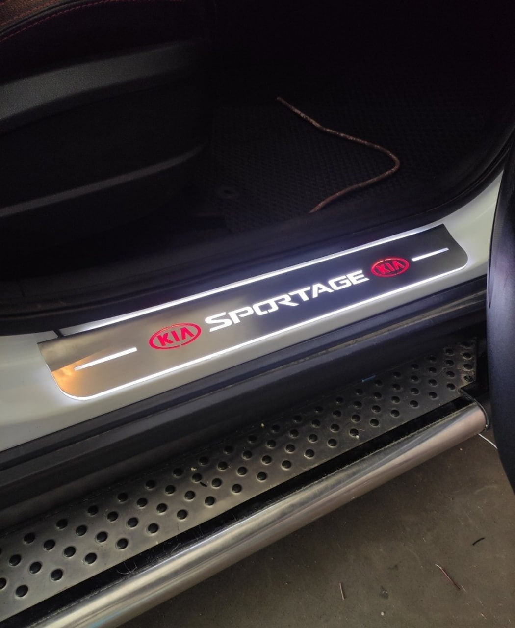 Kia Sportage IV 2015-2022 LED Door Sills Illuminated Scuff Sportage Logo Stainless Steel Entry Guards Door Sills Decoin
