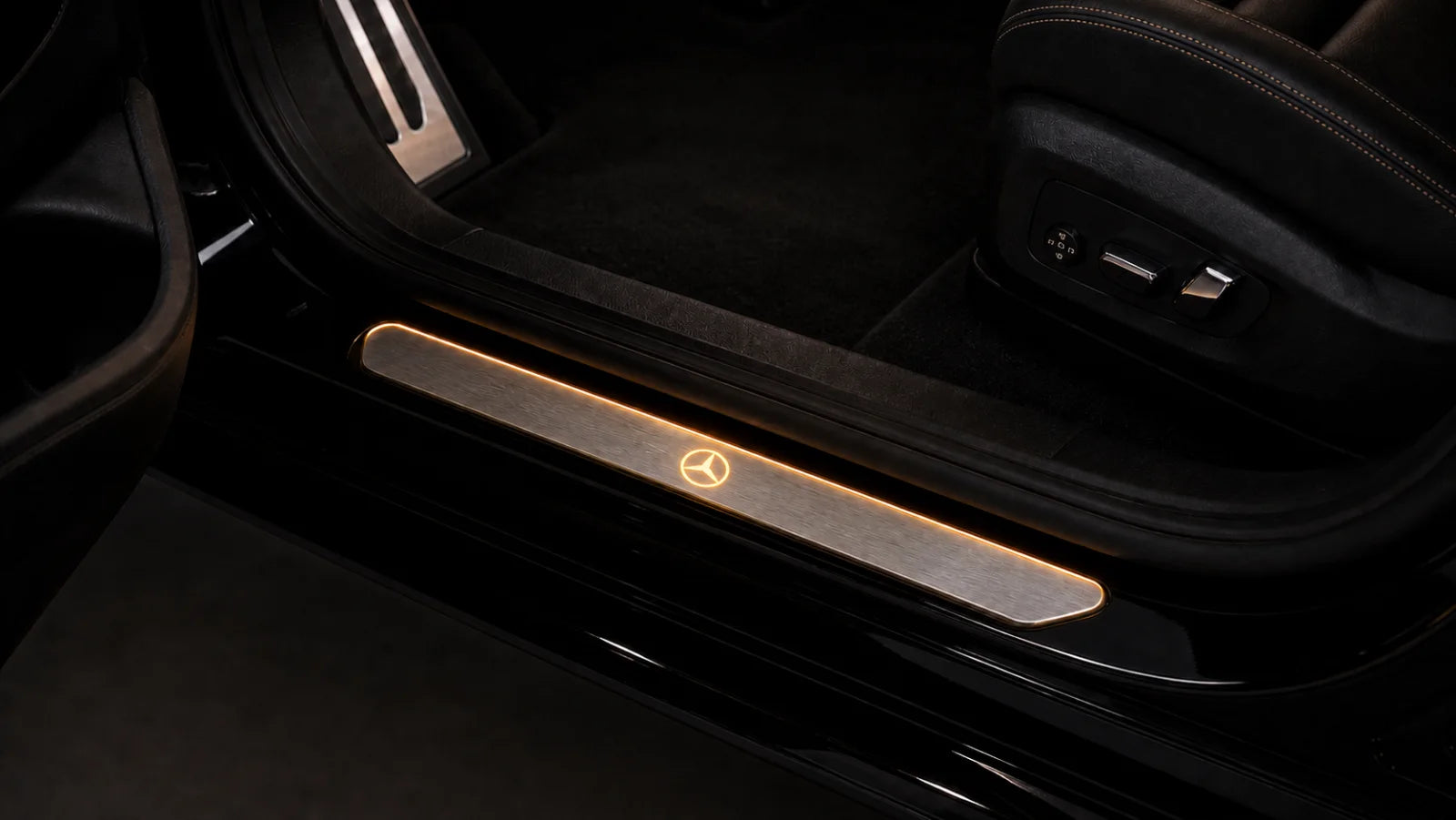 Mercedes-Benz illuminated sill